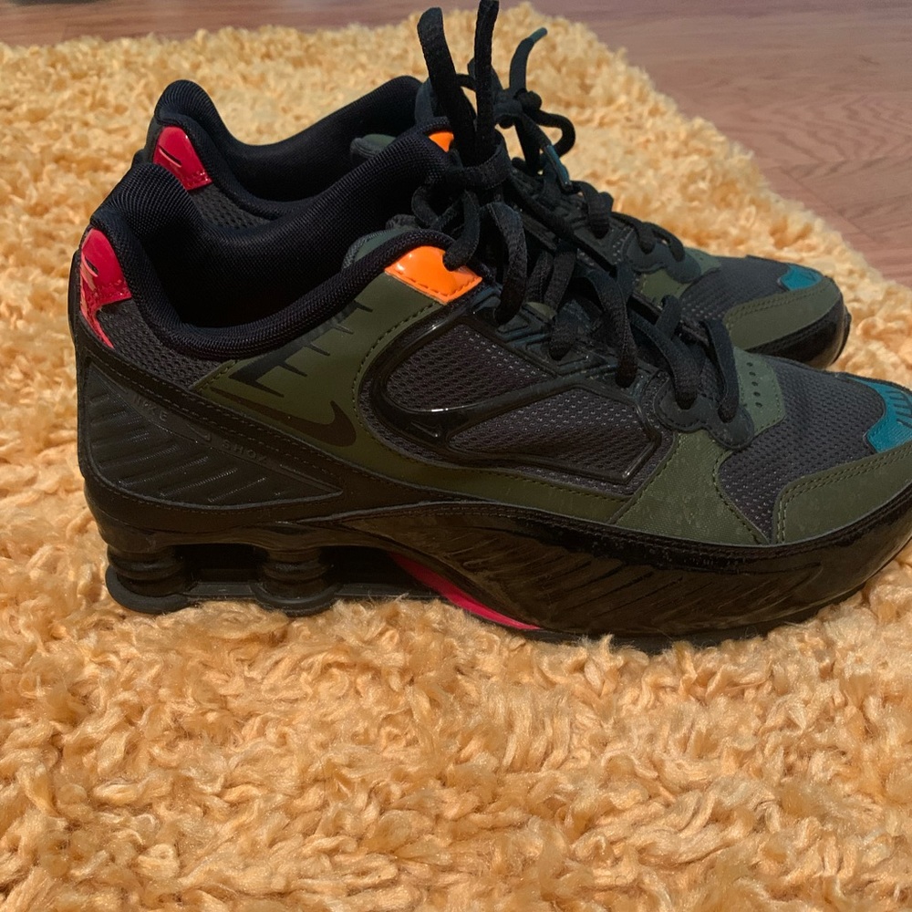 Women’s Nike Shox